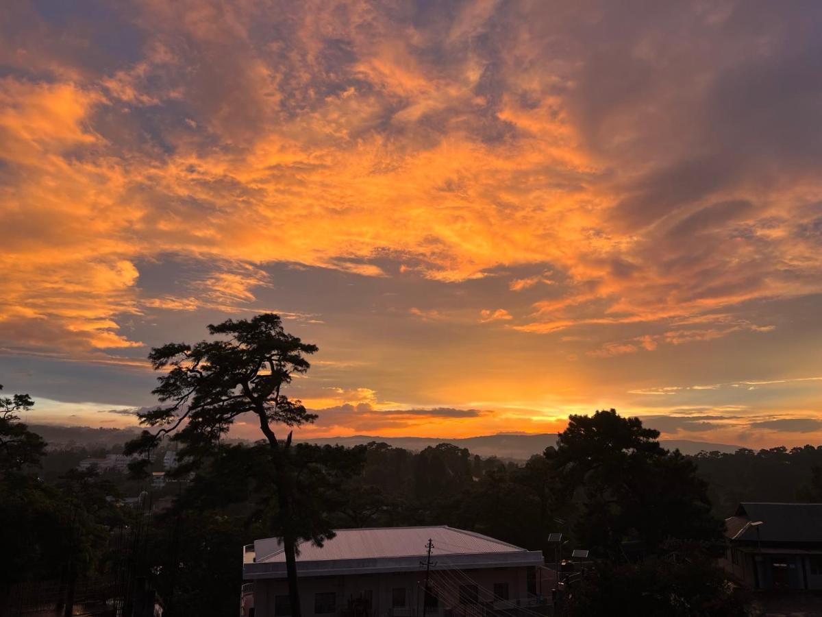 The Living Roof Hotel Shillong Luaran gambar